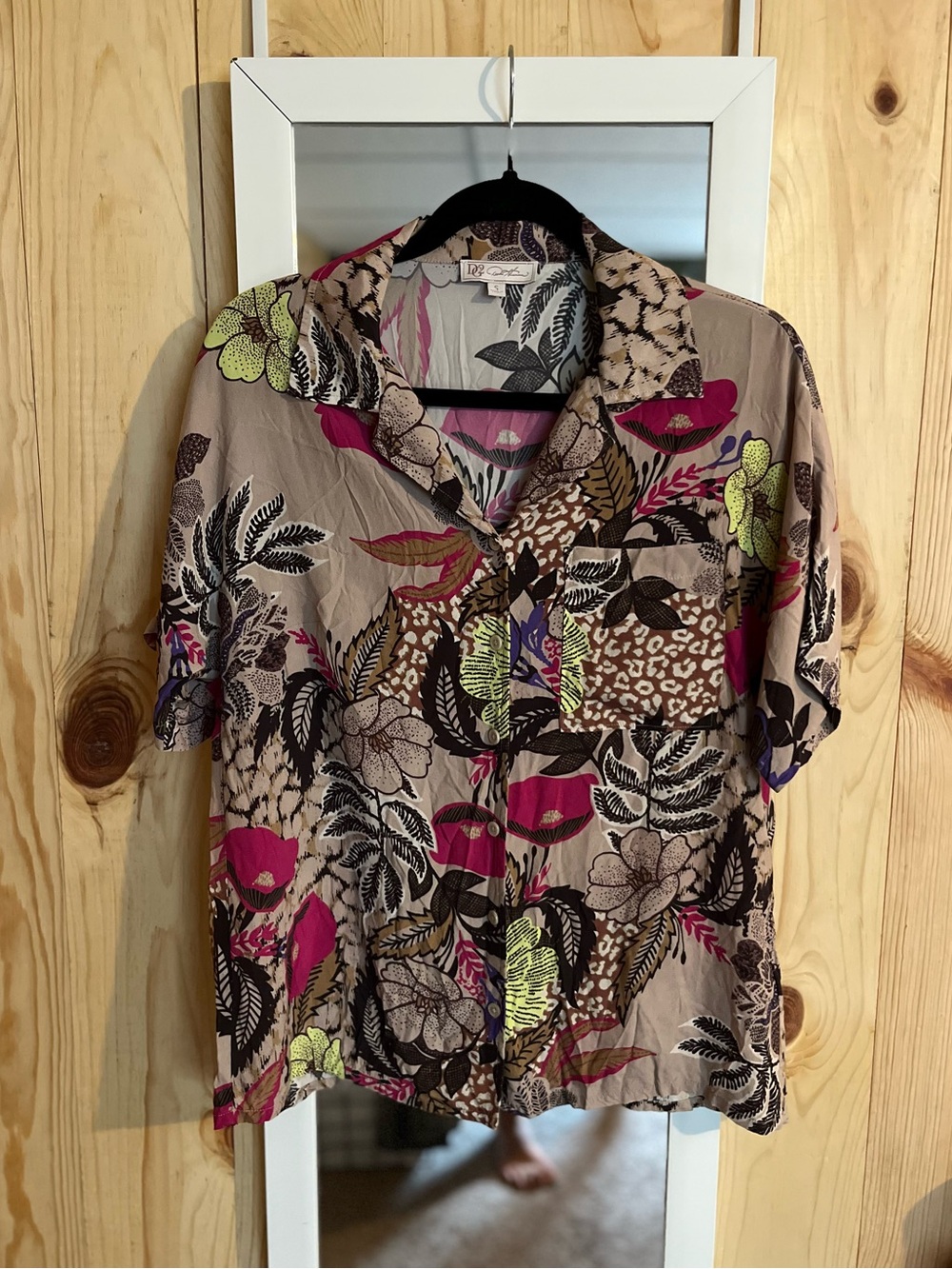DG2 Diane Gilman Silk Blend Sand Floral Pattern ‘Camp Shirt’ NWOT